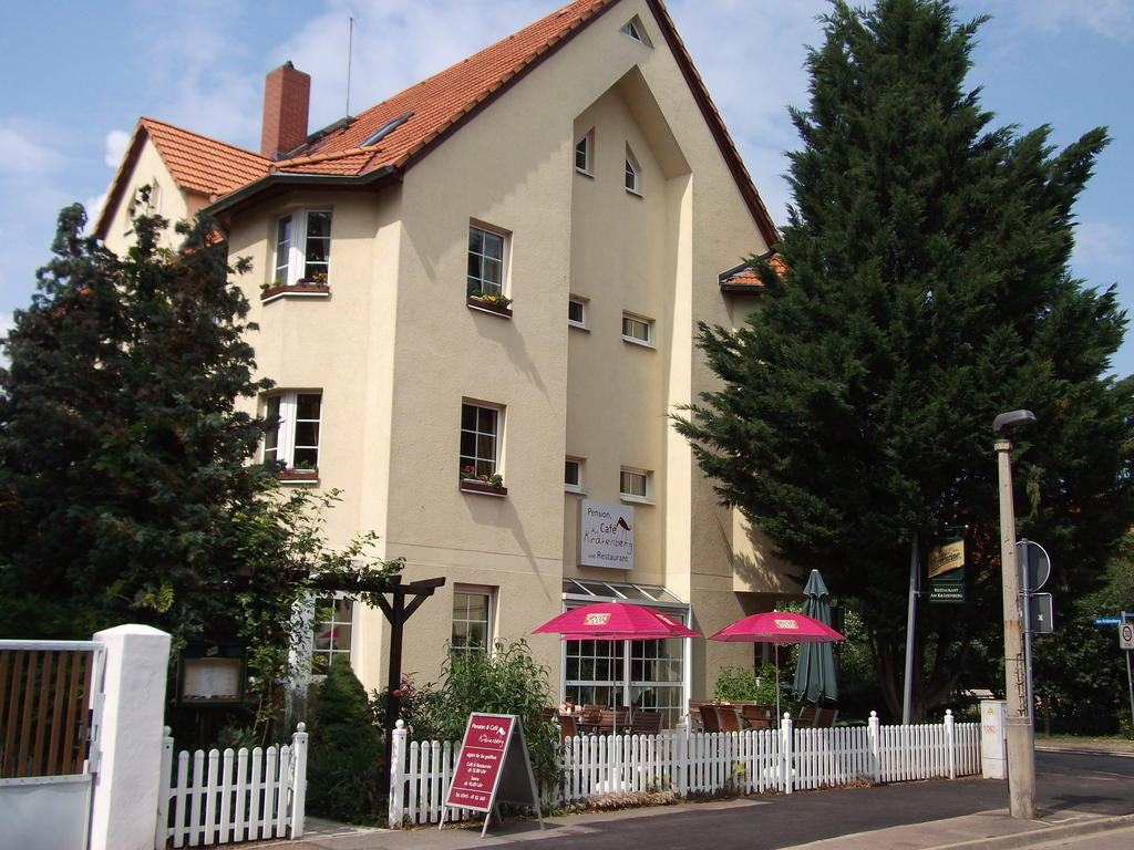 Halle  Pension & Cafe Am Kraehenberg מראה חיצוני תמונה