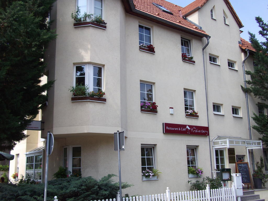 Halle  Pension & Cafe Am Kraehenberg מראה חיצוני תמונה