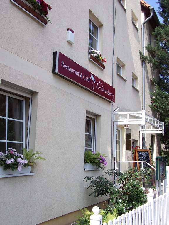 Halle  Pension & Cafe Am Kraehenberg מראה חיצוני תמונה