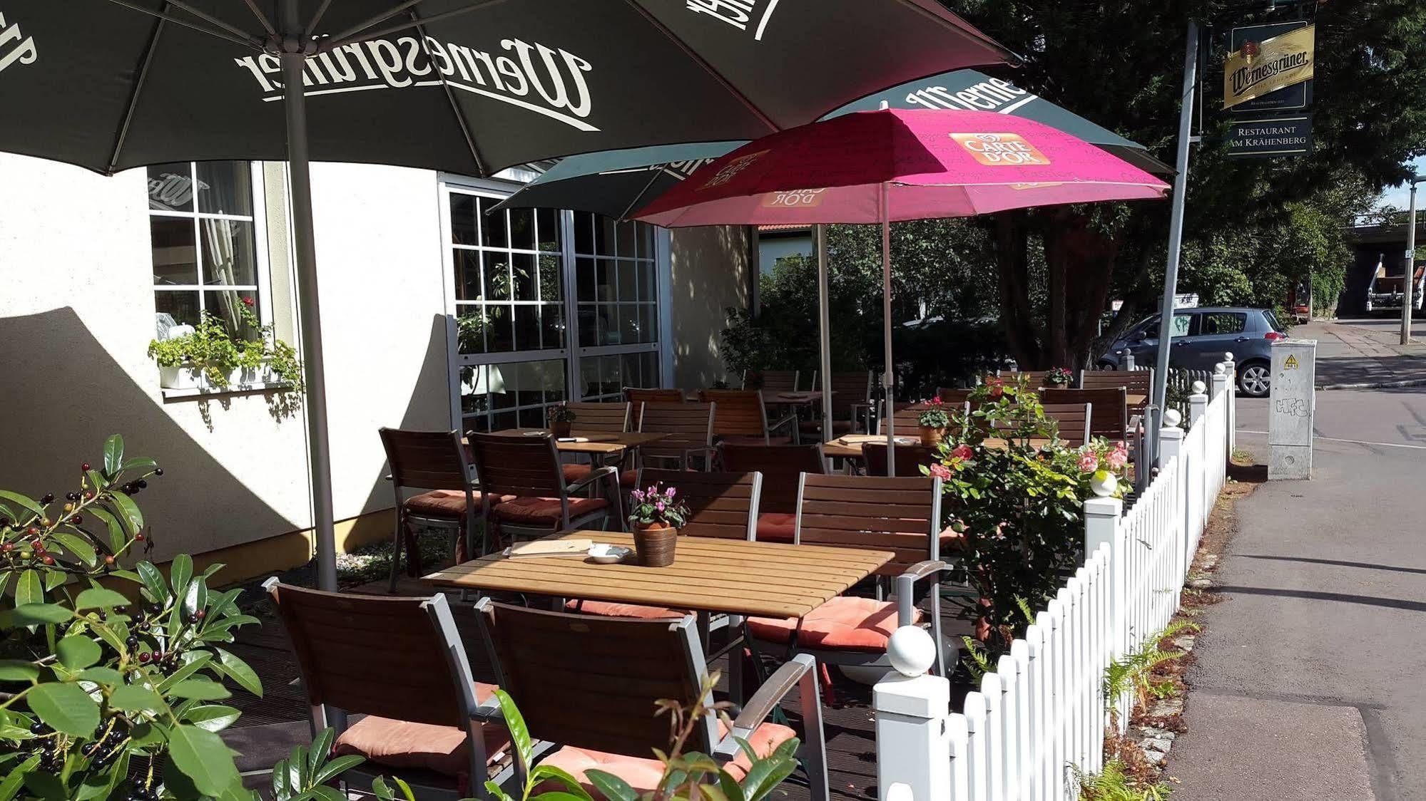 Halle  Pension & Cafe Am Kraehenberg מראה חיצוני תמונה